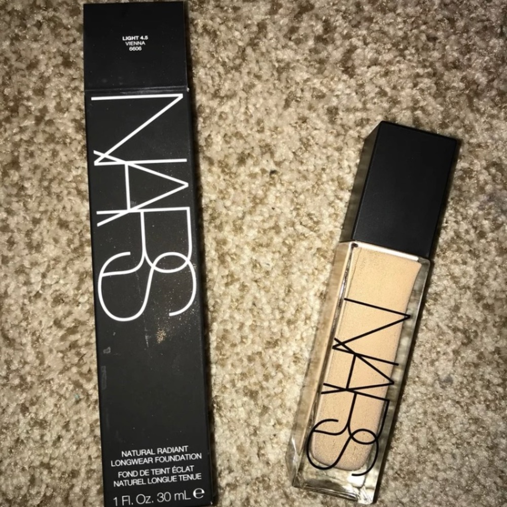 Tan foundation